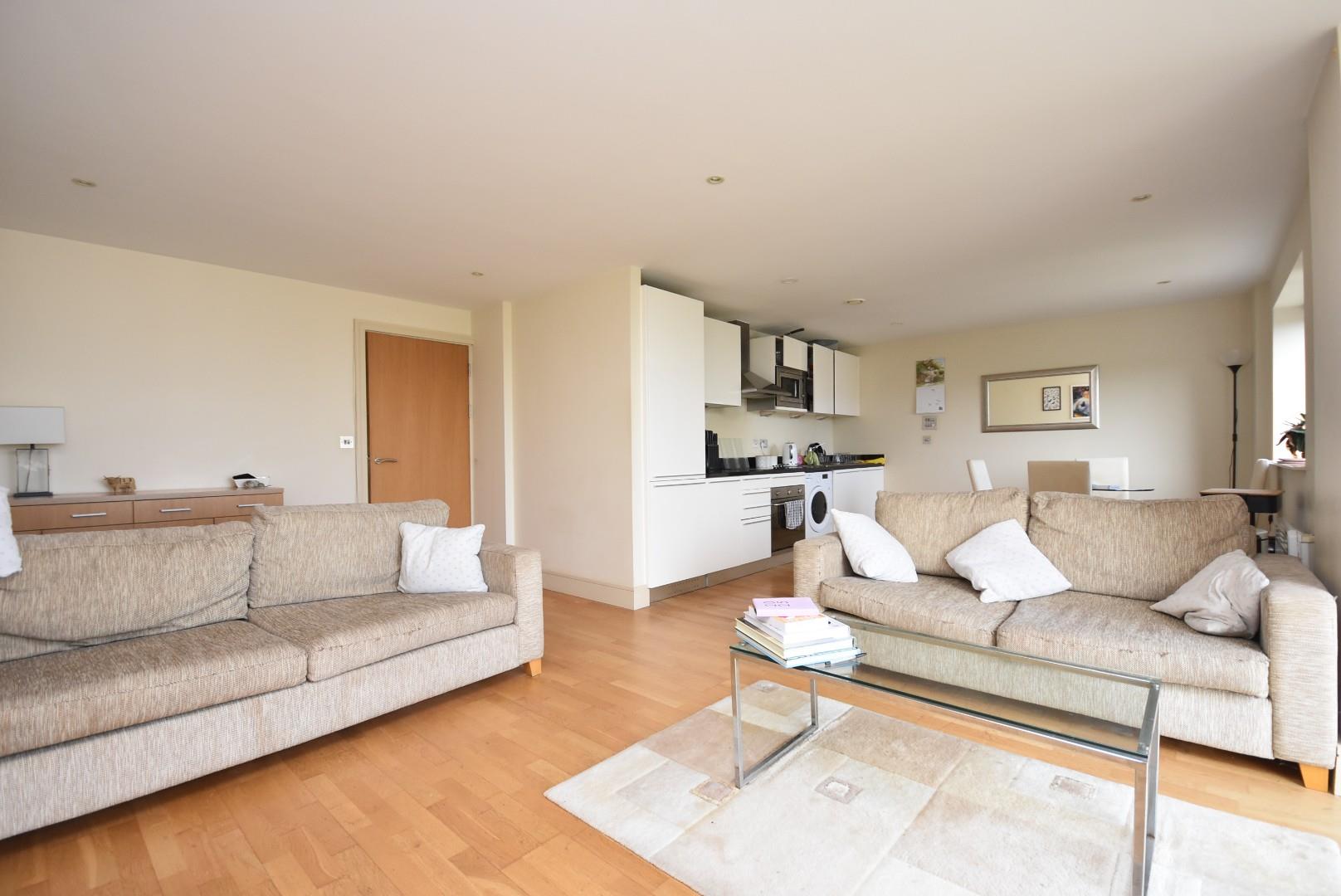 208 Woodlands, Hayes Point, Sully, CF64 5QF